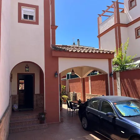Casa Con Piscina Cerca De Holiday home *