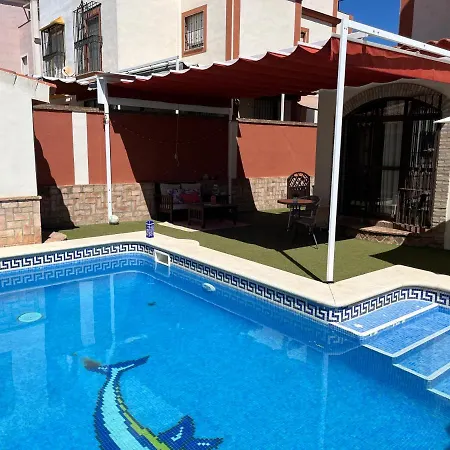 Casa Con Piscina Cerca De
