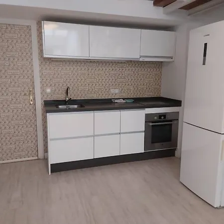 Duplex Center Parking Netflix Amazon Video
