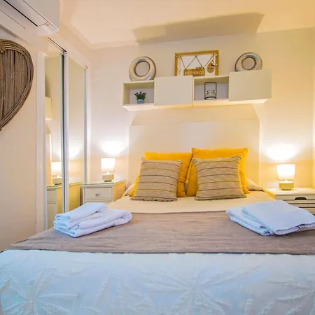 Acogedor Y Coquetisimo De Diseno Muy, Muy, Muy Centrico Siviglia