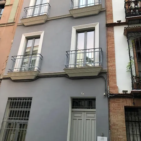 Center Apartment *