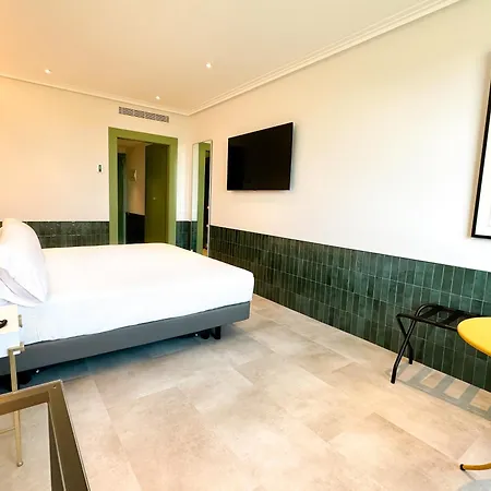 Ribera De Triana Hotel 4*