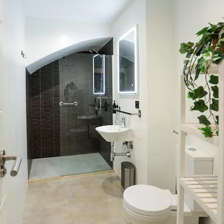 Apartment Monkeys Cervantes Seville
