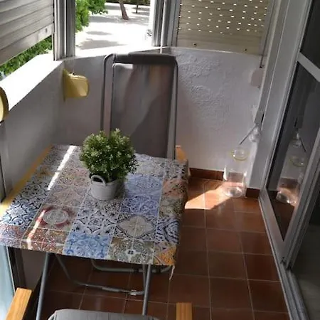 Cozy And Well Connected Σεβίλλη
