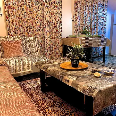 Apartment Violeta With Cozy Balcony