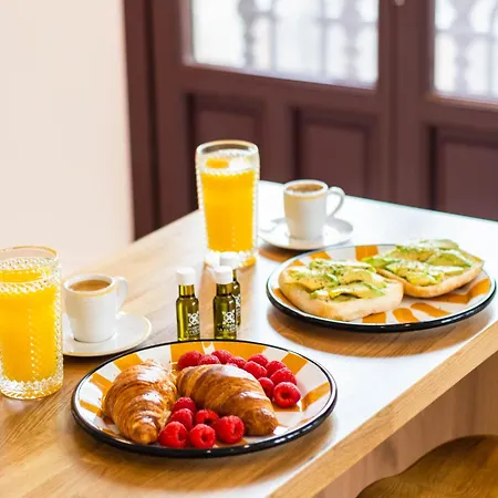 Betis Suites-la Campana Apartment *