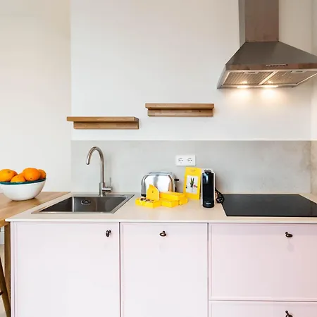 Betis Suites-la Campana Apartment *