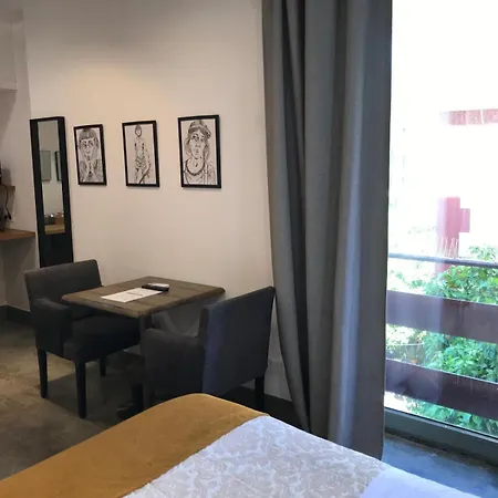 Aparthotel Urban House Siurot 33