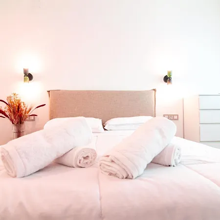 Apartment Edomus Castilla 120 *