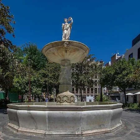 Muy Centrico, Tranquilo Y Confortable **a/c-wifi** Seville