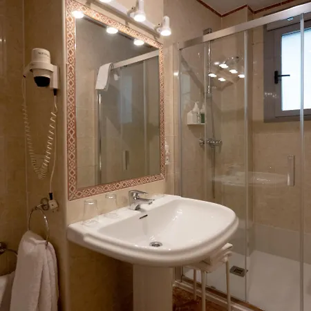 Colectia Hotel Santa Lucia 3* Sevilla