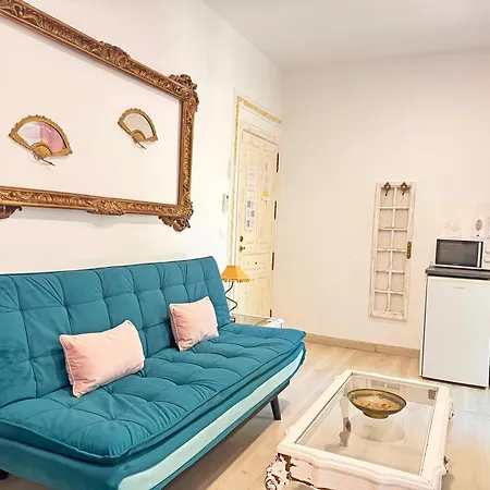 Palace-house Hercules Homestay Seville