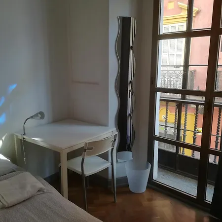 Urban Guest house 2*