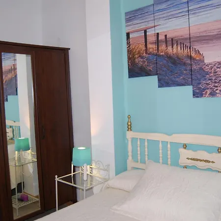San Juan De Dios Apartment *