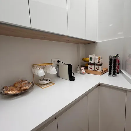 Orilla De Triana Homestay Seville