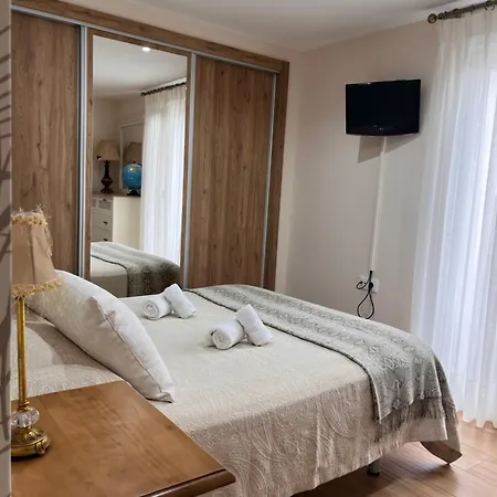 Orilla De Triana Homestay