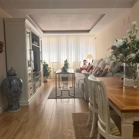 Orilla De Triana Homestay Seville
