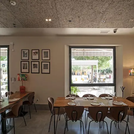The Corner House 3*