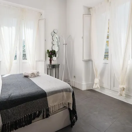 Premium Aft Magdalena * Sevilla