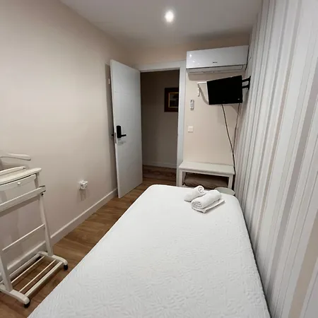 Orilla De Triana Homestay Seville