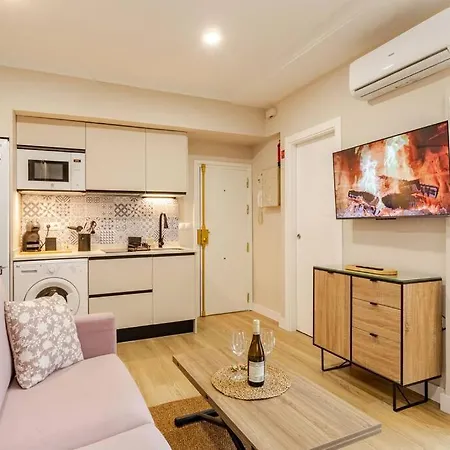New! Cozy For Couples With Private Patio * Seville