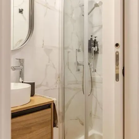 New! Cozy For Couples With Private Patio * Seville