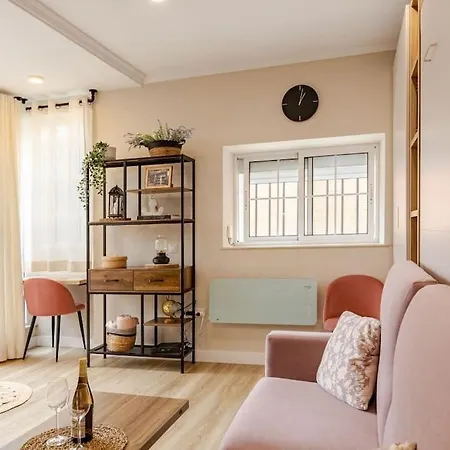 New! Cozy For Couples With Private Patio Apartment