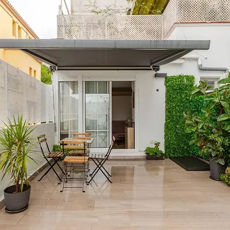 New! Cozy For Couples With Private Patio Apartment *