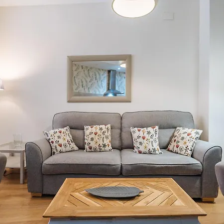 Apartamento Sierpes 54, By Homing U *
