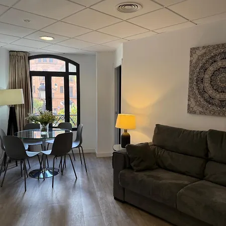 Avenida Apartment *