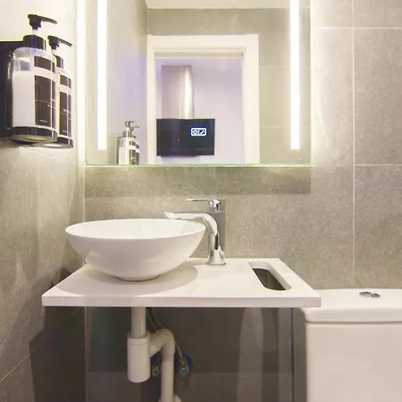 Apartamento Rentalsevilla Looks Pretty And Modern Sevilha