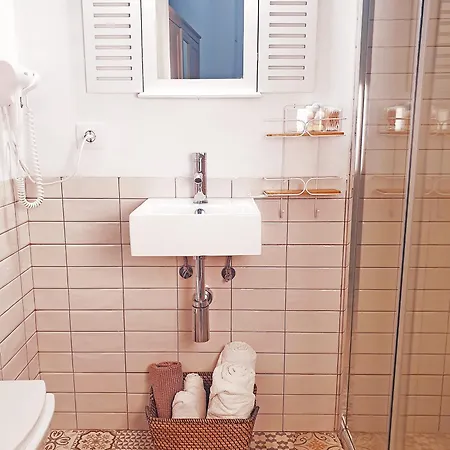 Palace-house Hercules Homestay Seville