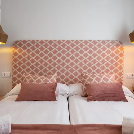 Reformed And Comfy- 2bd 2bth- Arenal Apartment Seville