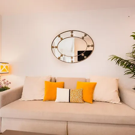 Reformed And Comfy- 2bd 2bth- Arenal Seville