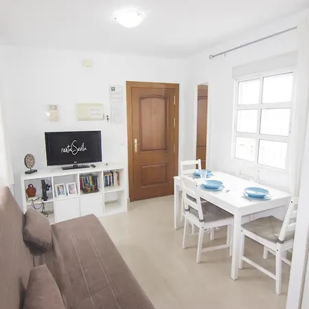 Apartamento Rentalsevilla Luminoso Con Terraza A Orillas Del Río Sevilha