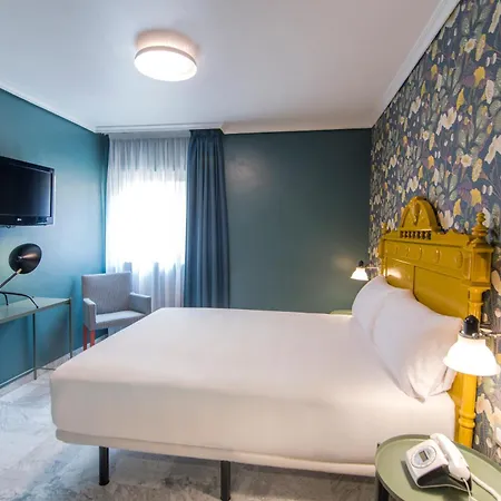 Petit Palace Puerta De Triana Hotel Siviglia