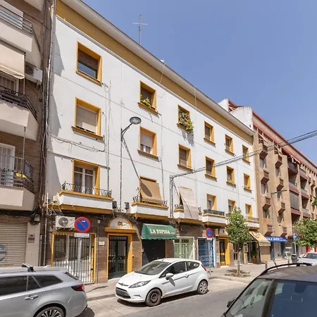 2 Bedroom Virgen De Begona Sevilla