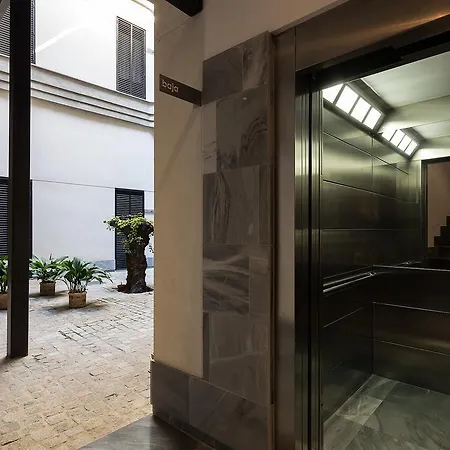 Apartamento Veoapartment Corral Del Rey 1 *