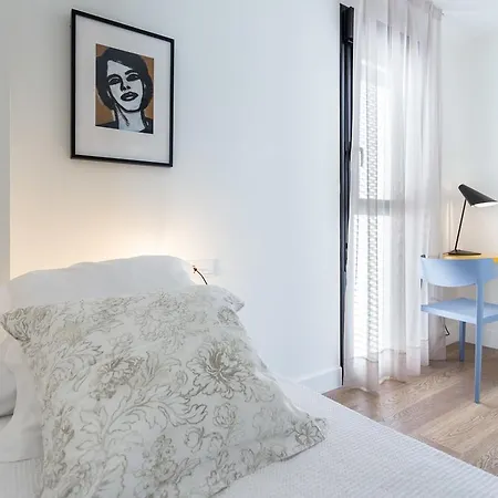 Puerta Del Sol Apartment