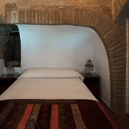 Holi-rent Historic House Next To The Alcazar * Sevilla