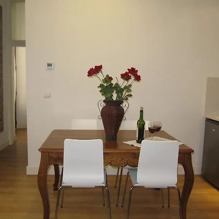 라이프 아파르트멘츠 알베르토 리스타 세비야