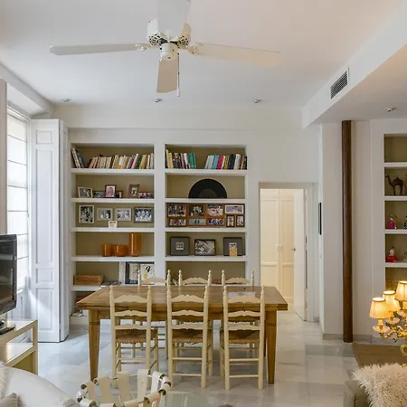 Eva Recommends Gamazo Apartment *