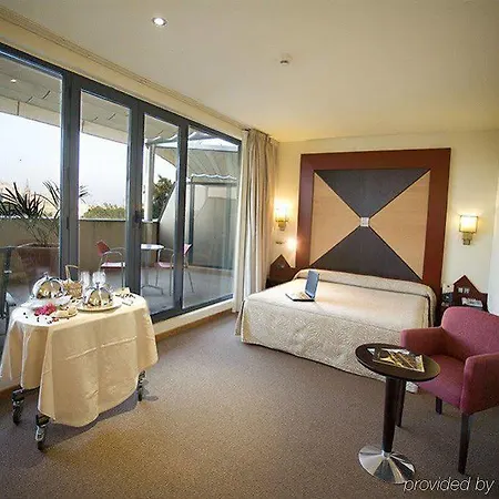 Ribera De Triana Hotel 4*
