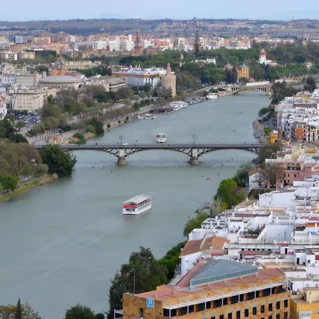 Ribera De Triana Hotel 4*