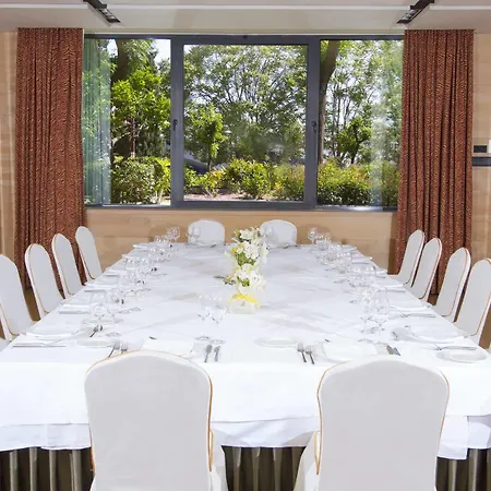 Ribera De Triana Hotel 4*