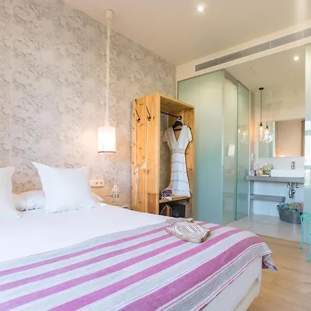 The Corner House 3*
