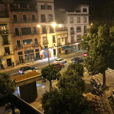 Konukevi Puerta Carmona Sevilla