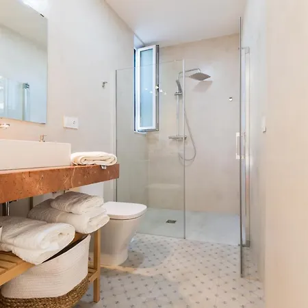Apartment Center *