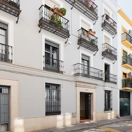 Eleven Real De La Carreteria, By Homing U * Seville
