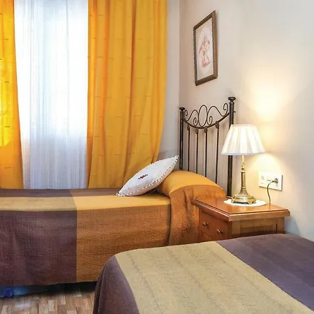 Apartamento Amazing In With Kitchen